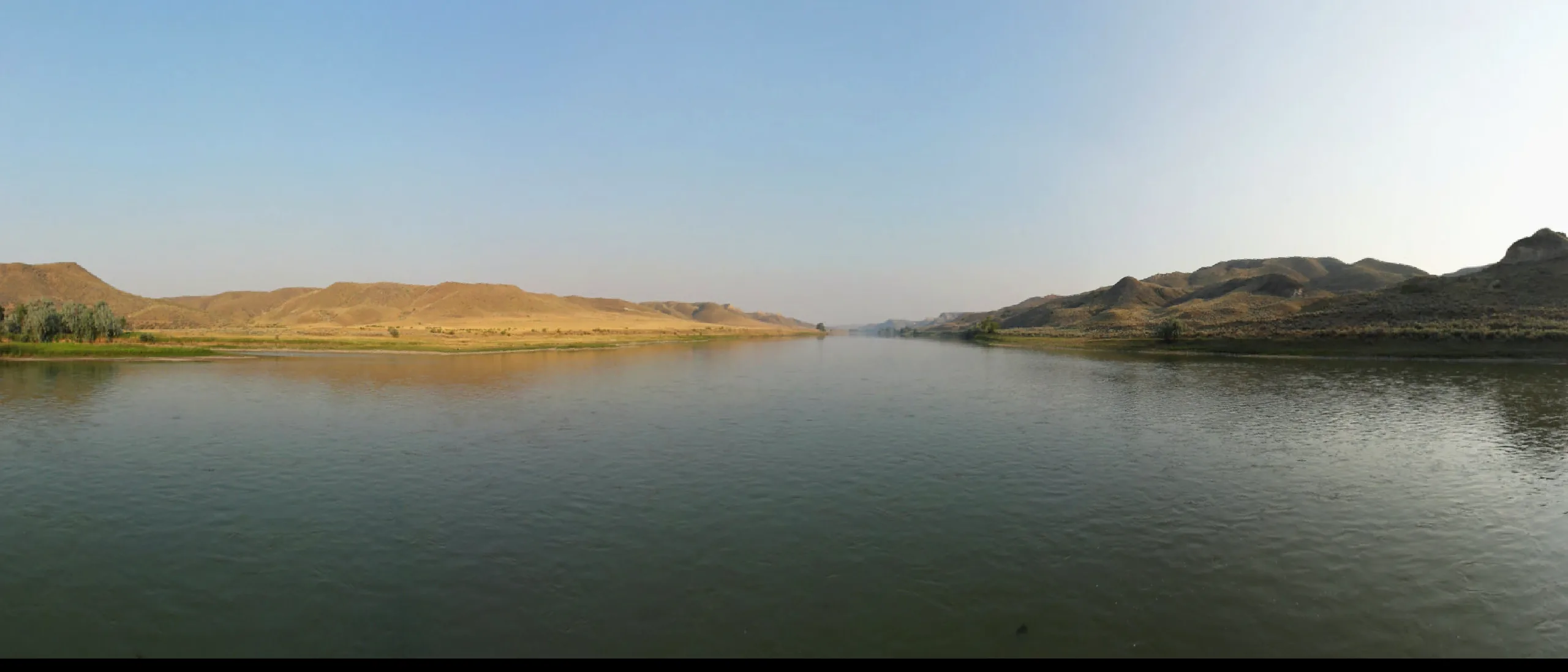 The Missouri River from the water